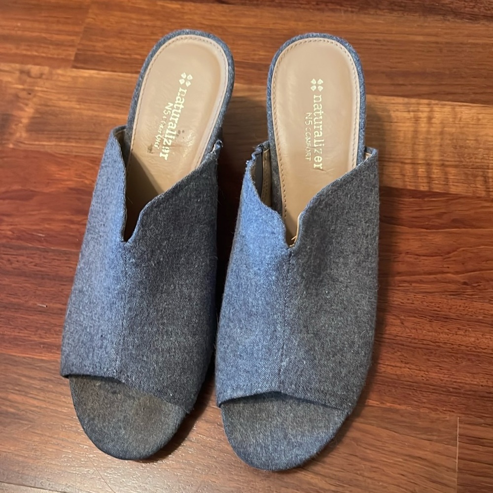 Naturalizer blue denim wedge open toed heel